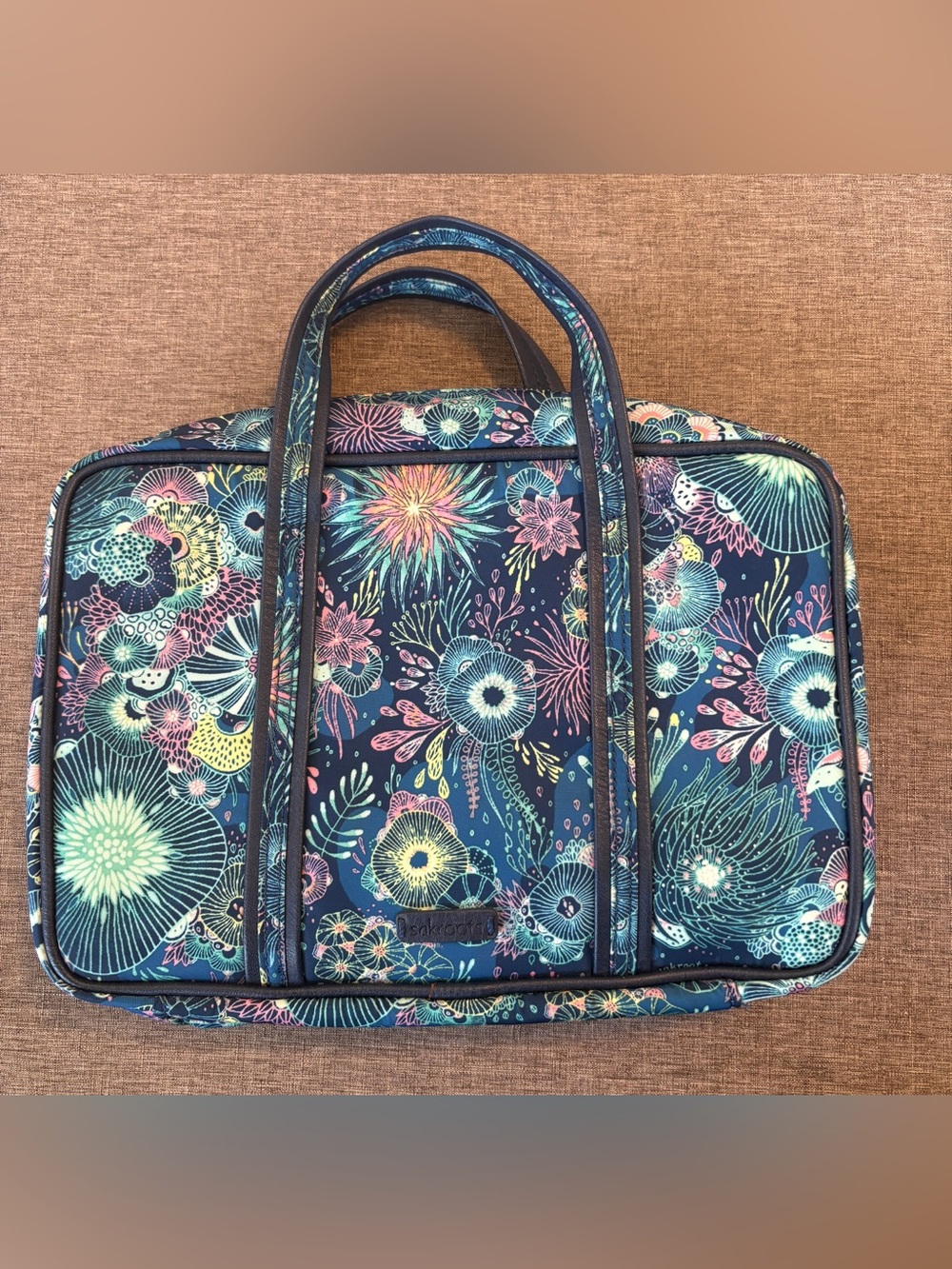 Sakroots Artist Circle Blue Seascape Critter Hanging Travel Cosmetic Case